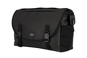 Brompton Metro Messenger Bag Medium in Black